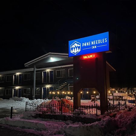 Pine Needles Inn Mount Shasta Esterno foto