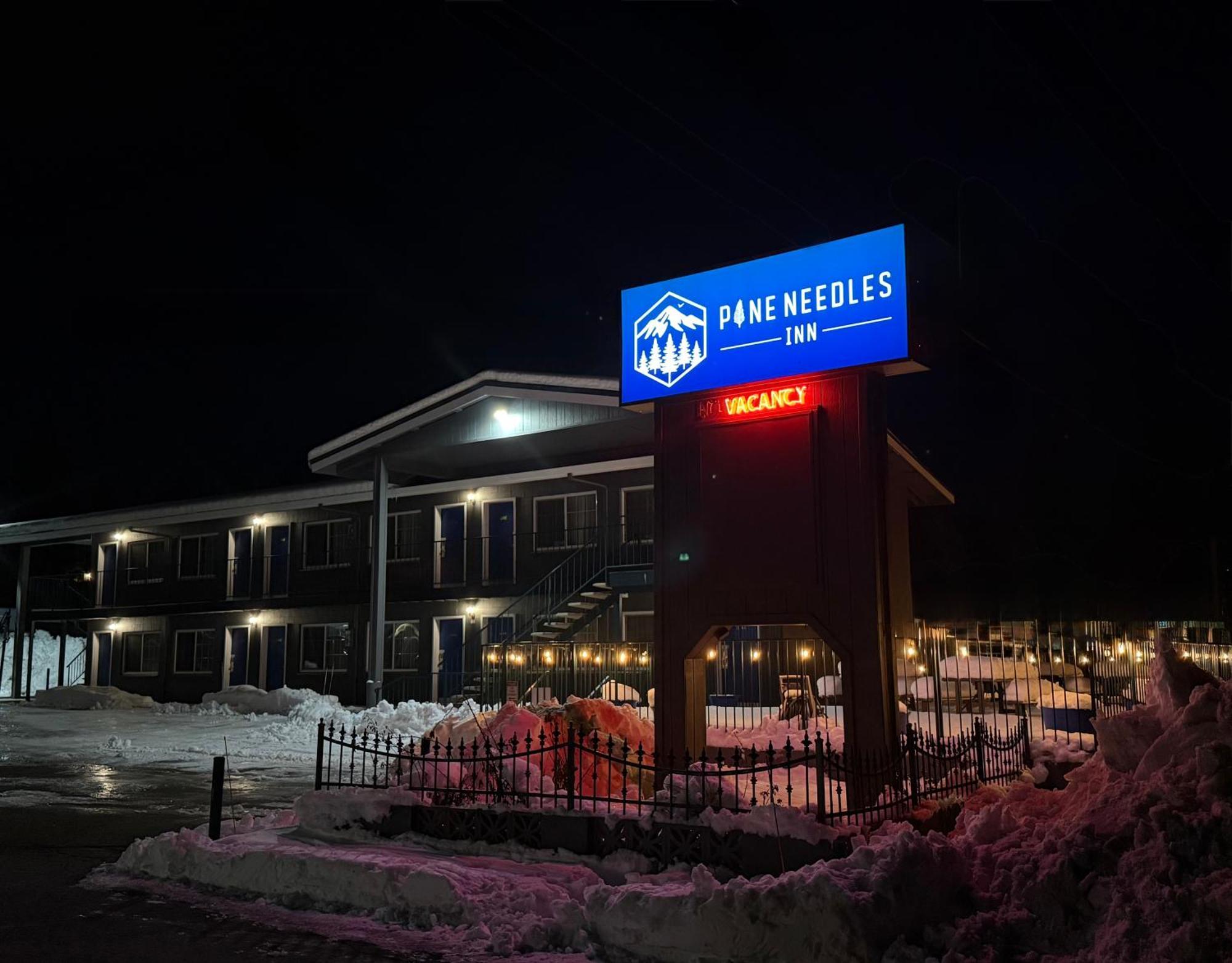 Pine Needles Inn Mount Shasta Esterno foto