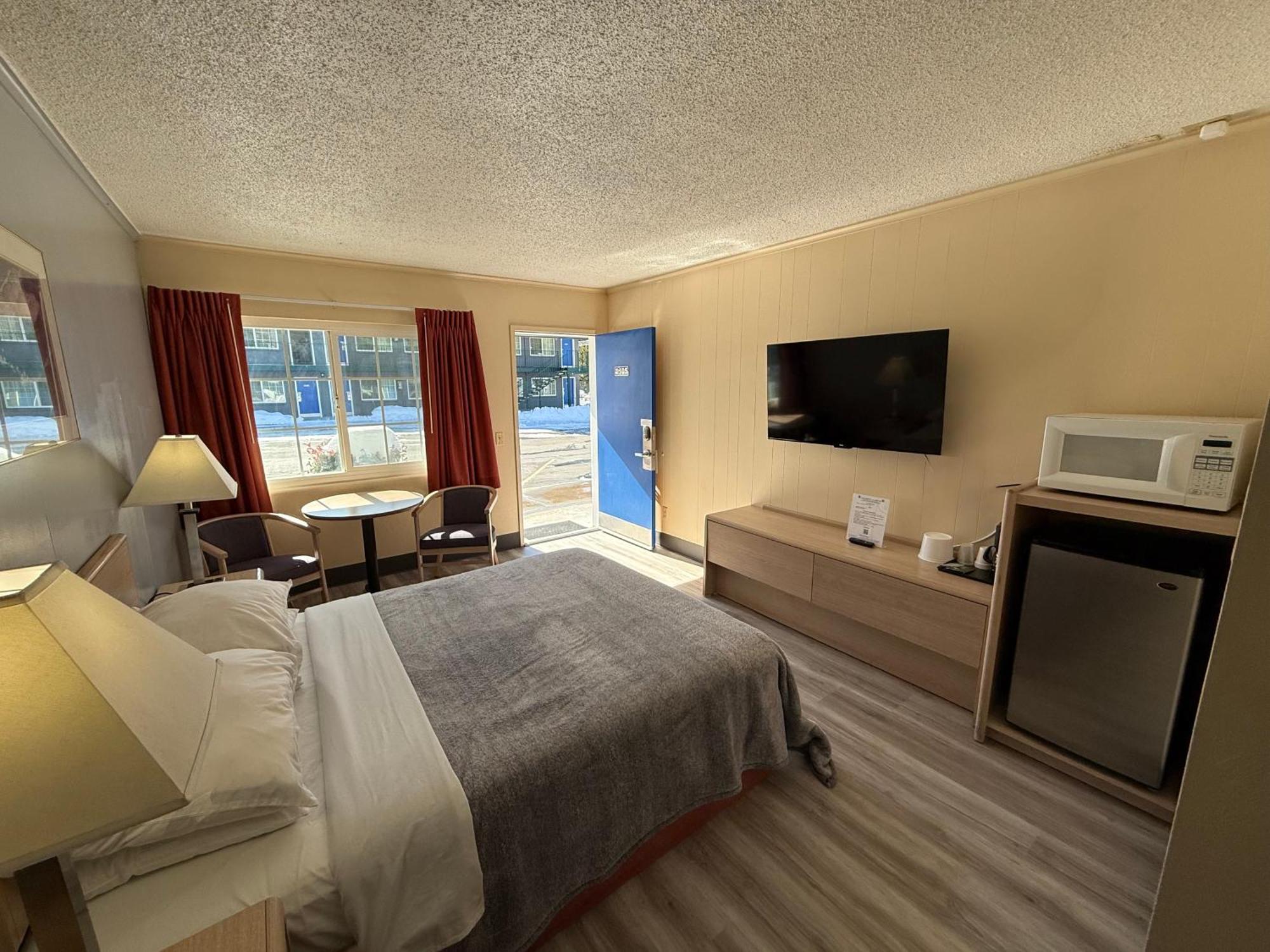 Pine Needles Inn Mount Shasta Esterno foto