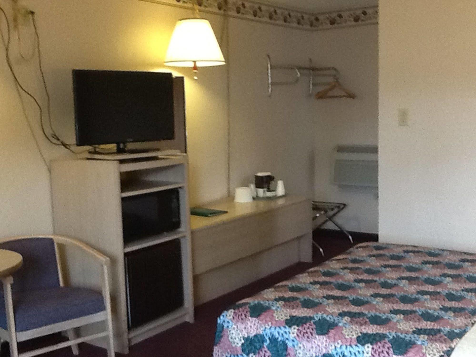 Pine Needles Inn Mount Shasta Esterno foto